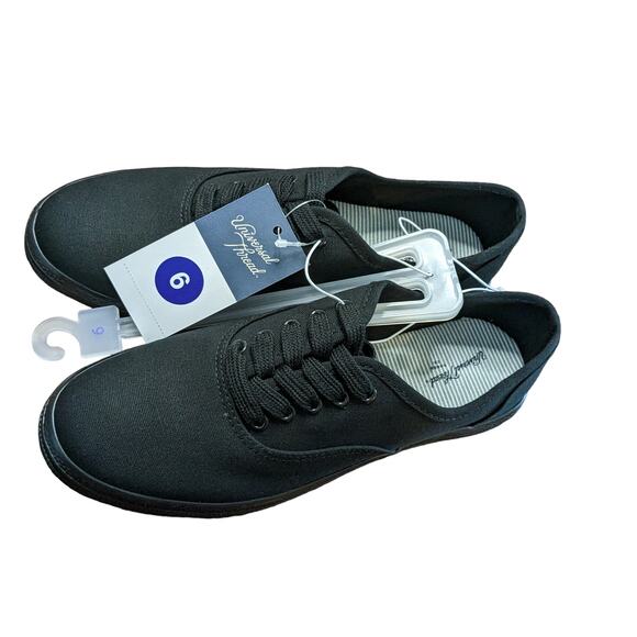 Universal Thread Lace Up Sneakers Size 6 Black Staple Lunea Tennis Shoes Canvas - Picture 2 of 13